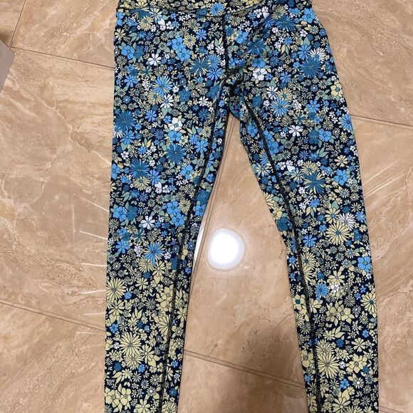 New FREE PEOPLE MOVEMENT
FP Floral Flower Daisy Navy yellow size M - Picture 3 of 6
